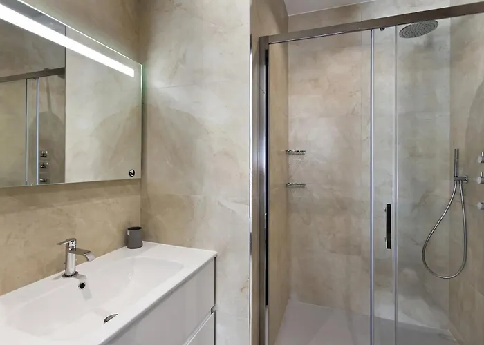 Ref 1208 - - 5mins To Palais Des Festivals *