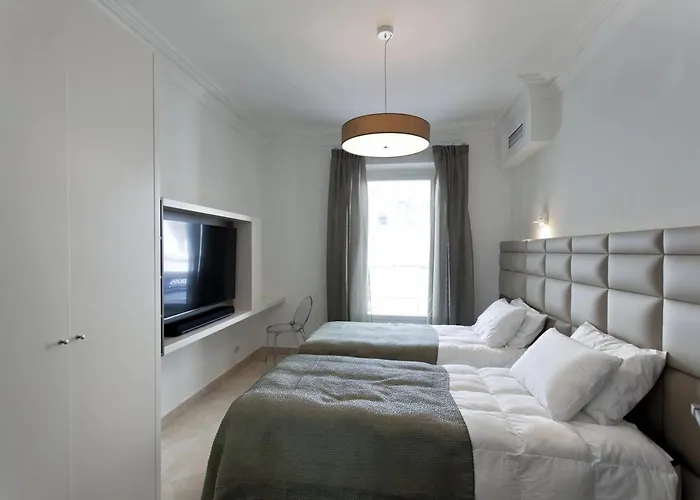 Ref 1208 - - 5mins To Palais Des Festivals