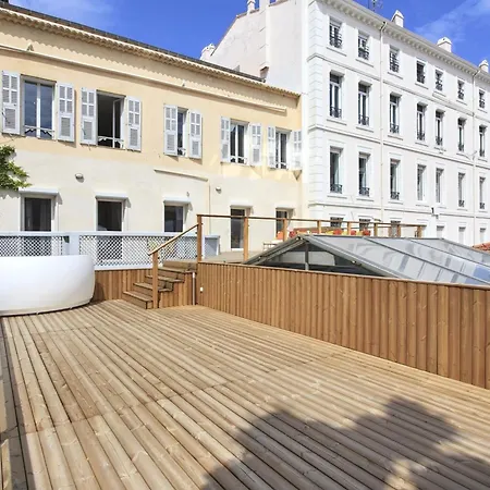 Ref 1208 - - 5mins To Palais Des Festivals Daire Cannes